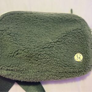 LULULEMON Green Sherpa Crossbody Belt Bag
